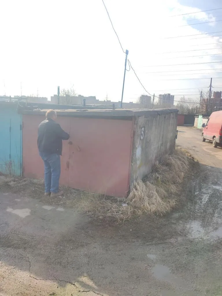 Гараж до поднятия высоты Низкий бетонный гараж 3×6 м до поднятия в ГК №20 на улице Коллонтай