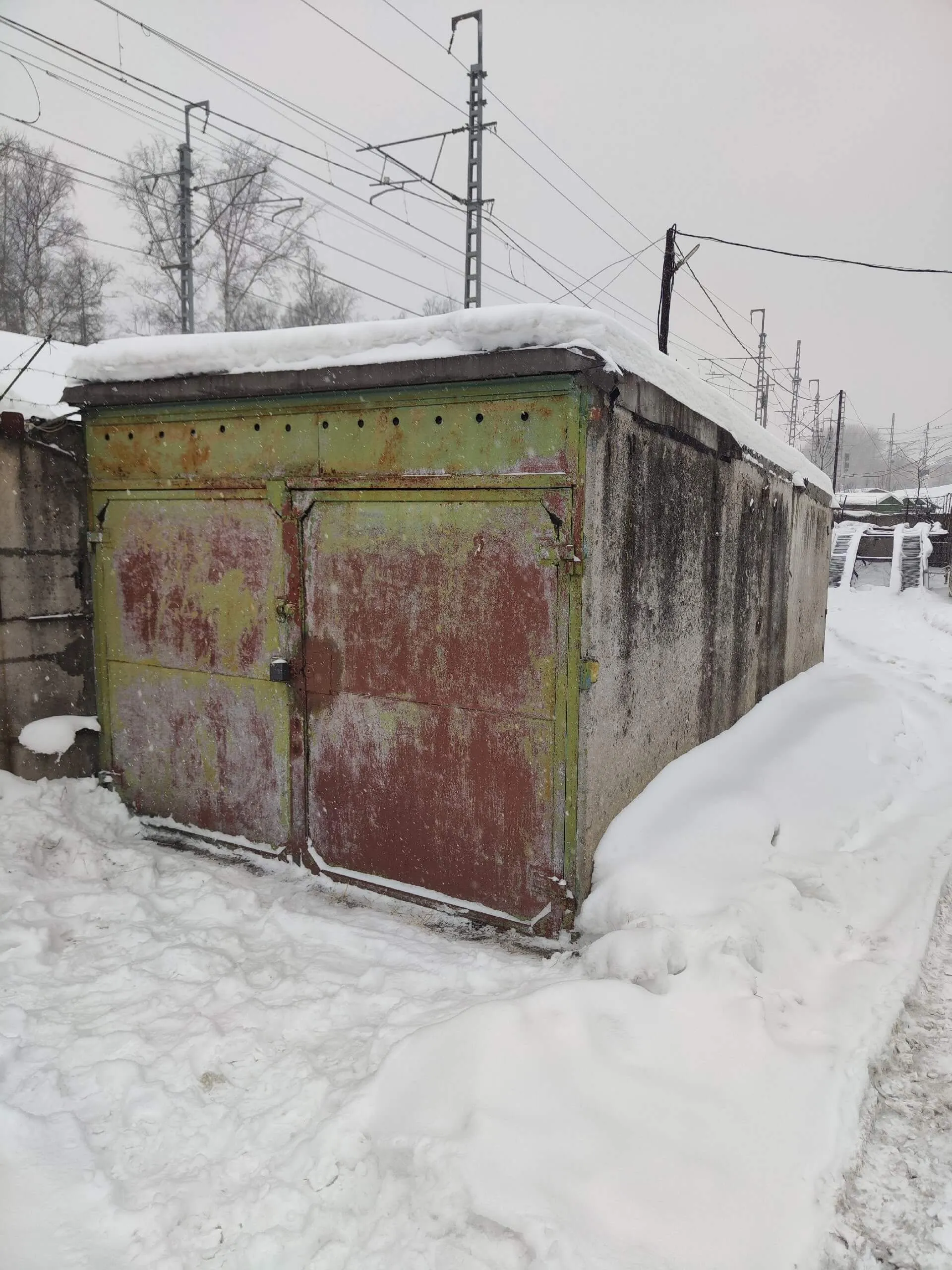 Гараж до ремонта Старый гараж 3×6 до ремонта на Лесной